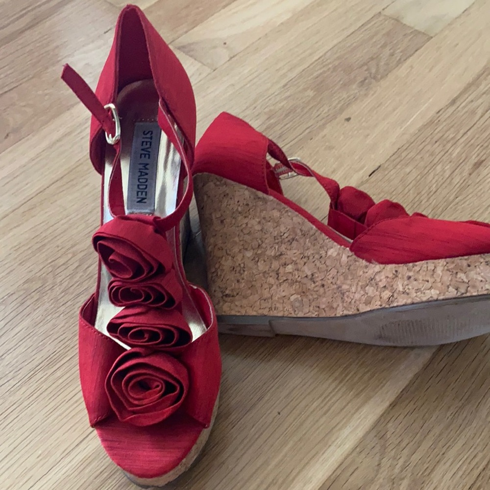 Red flower, Steve Madden shoes.
